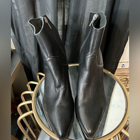 Steve Madden Cate Black Leather Block Heel Pointed Toe Boots - Picture 5 of 5